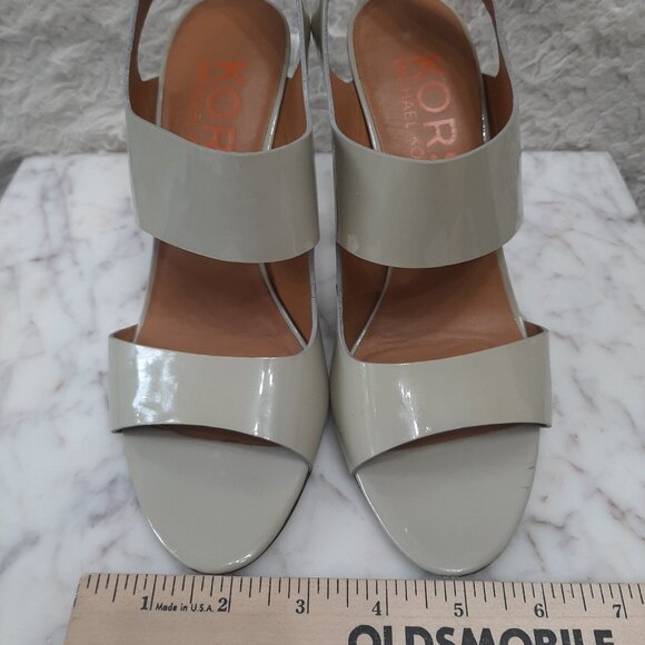 Michael Kors Lite Beige Patent Leather Sandals Heels Size 8M - Picture 2 of 8